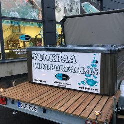 Vuokrattava ulkoporeallas kärryllä